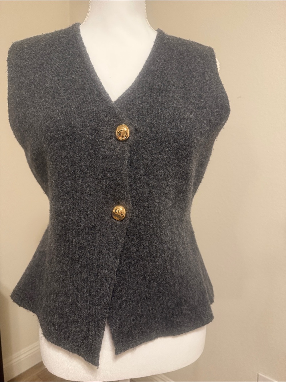 Zara Dark Gray V‑Neck Sleeveless Knit Vest with Gold Buttons